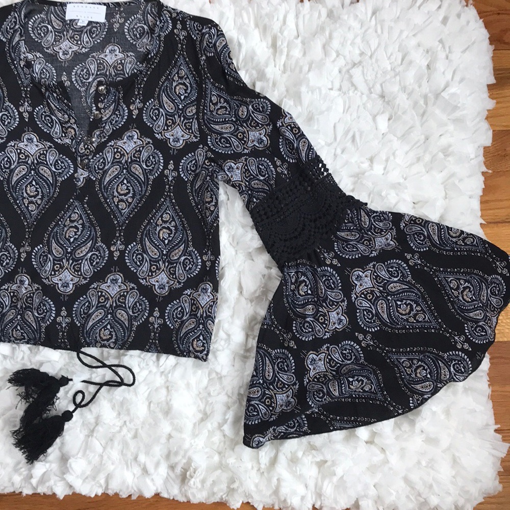 Kendall & Kylie Bell Sleeve Top - Picture 3 of 7